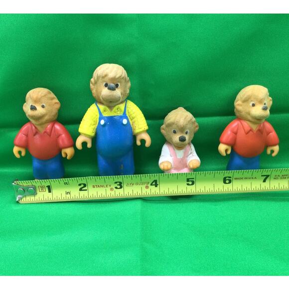 Berenstain Bears Toy Happy Meal Flocked Set of 4 with Wagon - Picture 15 of 15